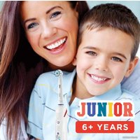 Электрическая зубная щетка Oral-B Junior Smart