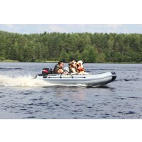 Моторно-килевая лодка Адмирал 360S