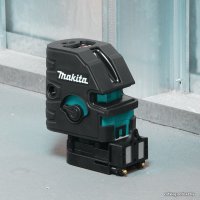 Лазерный нивелир Makita SK103PZ