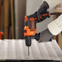 Ударная дрель Black & Decker BEH710