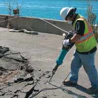 Отбойный молоток Makita HM1812