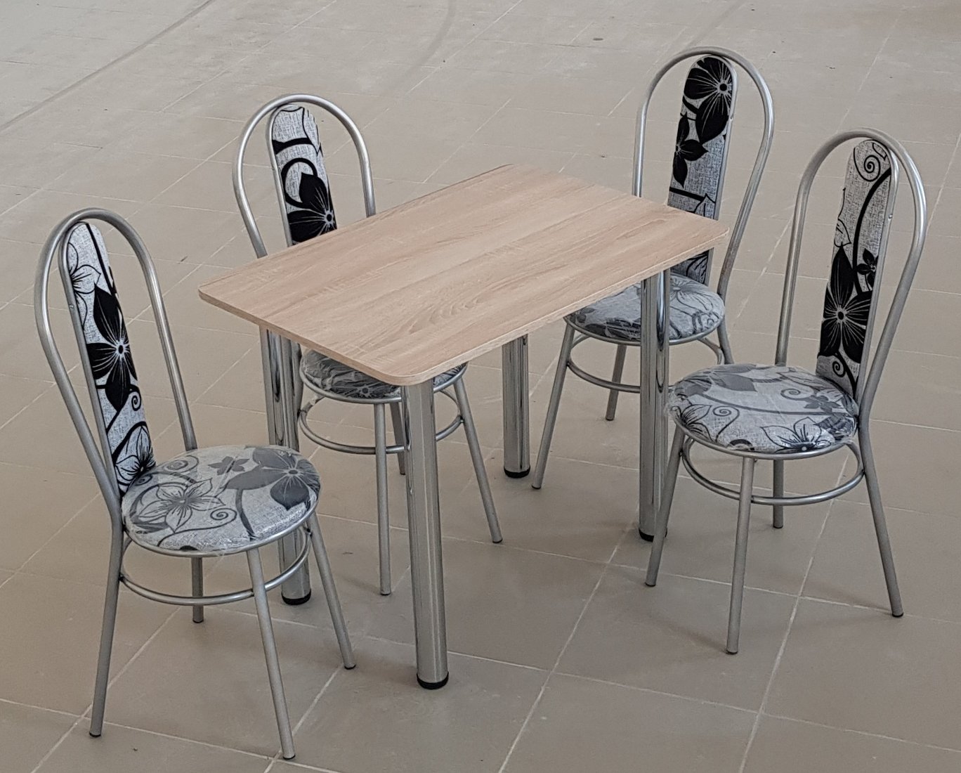 

Обеденная группа Табуретоф стол и 4 стула (Цветы/Серебро, ст. 110x70 см, Бежево-серый)