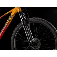 Велосипед Trek Marlin 7 29 L 2021 (красный/желтый)