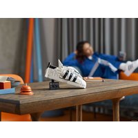 Конструктор LEGO 10282 Кроссовки adidas Originals Superstar