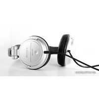 Наушники Sony MDR-V300