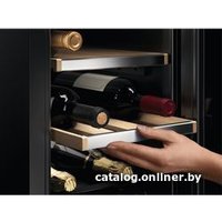 Винный шкаф Electrolux EWUS018B7B