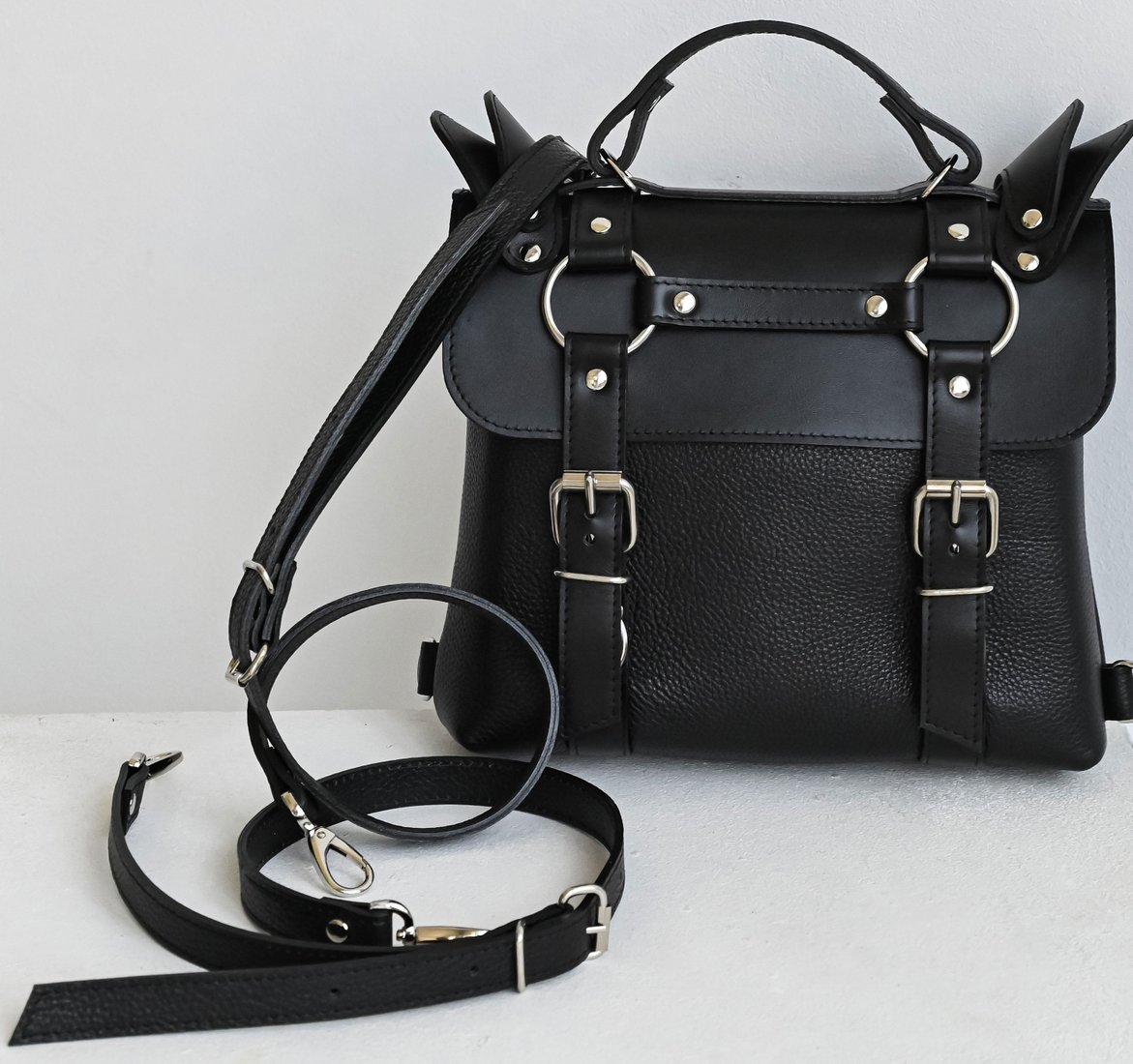 

Женская сумка Killtoday B&J midi (черный зернистый/гладкий)