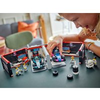Конструктор LEGO City 60444 Гараж F1 Mercedes-AMG и Alpine