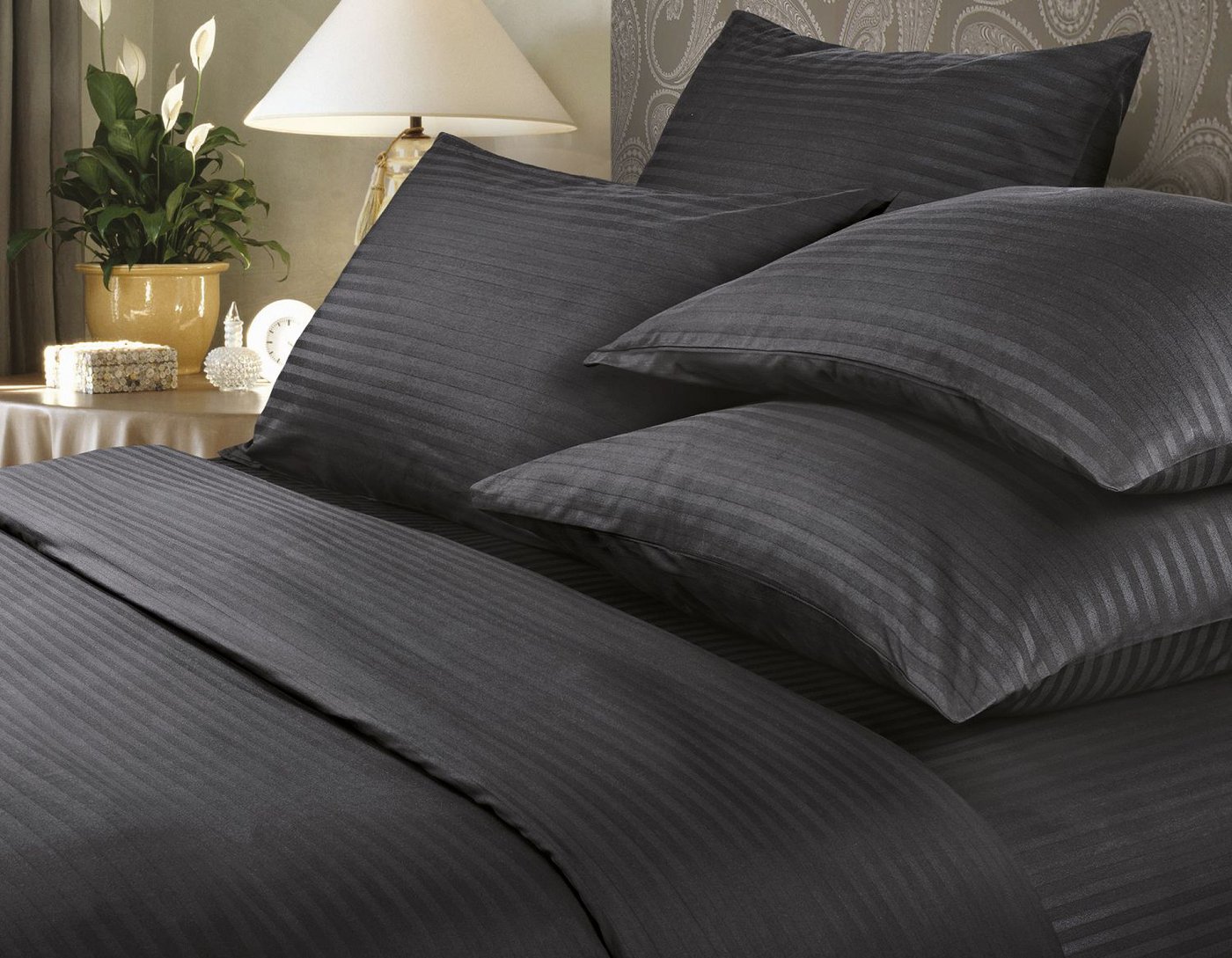 

Постельное белье Verossa Stripe 180x215 70005 (Black)