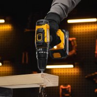 Ударная дрель-шуруповерт Denzel CID-18-02BM 26135 (с 2-мя АКБ, кейс)