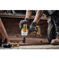 Гайковерт DeWalt DCF961H2T (с 2-мя АКБ, кейс)