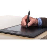 Графический планшет Wacom Intuos Pro Medium (PTH-651)