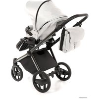 Универсальная коляска Invictus V-Plus (2 в 1, 01)