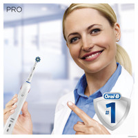 Электрическая зубная щетка Oral-B Pro 1 750 Cross Action D16.513.1UX (белый)