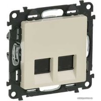 Розетка компьютерная Legrand Valena Life 753541 (слоновая кость)