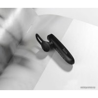 Bluetooth гарнитура Hoco E18 (черный)