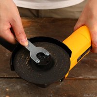 Угловая шлифмашина Deko DKAG1250-125