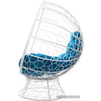 Кресло M-Group Кокос на подставке 11590103 (белый ротанг/голубая подушка)