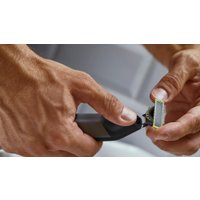 Триммер для бороды и усов Philips OneBlade Pro 360 Face + Body QP6552/30
