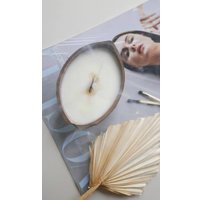 Ароматическая свеча chaos в кокосе (груша в бренди)