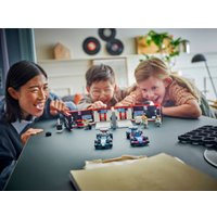 Конструктор LEGO City 60444 Гараж F1 Mercedes-AMG и Alpine