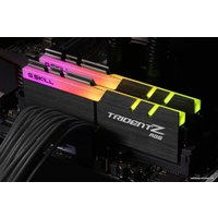 Оперативная память G.Skill Trident Z RGB 2x8GB DDR4 PC4-24000 F4-3000C15D-16GTZR