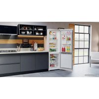 Холодильник Hotpoint-Ariston HTR 5180 M