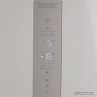 Холодильник Hotpoint HTS 7200 W O3
