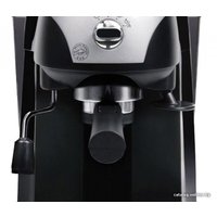 Рожковая кофеварка DeLonghi EC 221.B