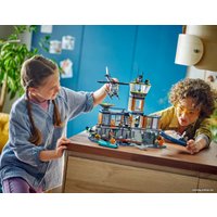 Конструктор LEGO City 60419 Полицейская тюрьма на острове