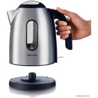 Электрический чайник Philips HD4667/20