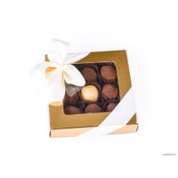 Подарочный набор La Truffe Набор из 9 конфет в коробке белого или золотого цвета с лентой