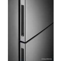 Холодильник Electrolux RNC7ME32X2