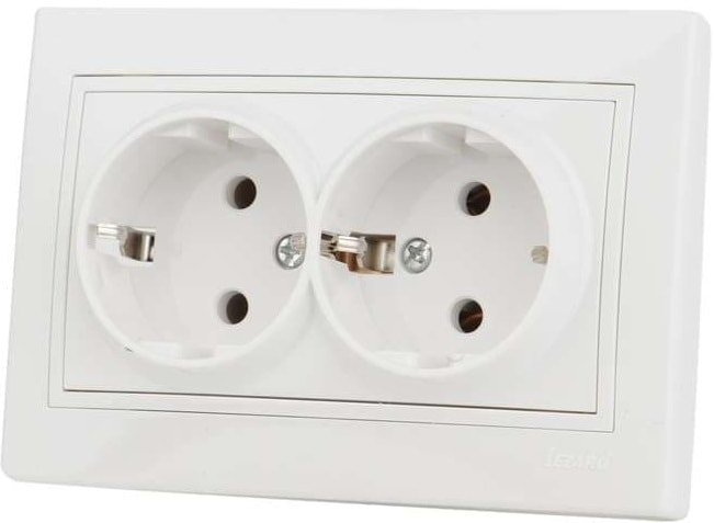 

Розетка Lezard Mira 701-0202-127
