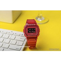 Наручные часы Casio DW-5600SB-4E