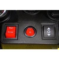 Электромобиль RiverToys F333FF (красный глянец)