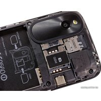 Телефон HTC Desire V