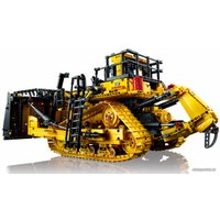 Конструктор LEGO Technic 42131 Бульдозер Cat D11 на пульте управления