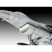 Сборная модель Revell 03905 Многоцелевой истребитель F-16 Mlu