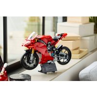 Конструктор LEGO Technic 42202 Мотоцикл Ducati Panigale V4 S