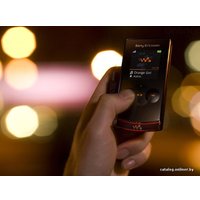 Кнопочный телефон Sony Ericsson W980i Walkman