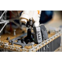 Конструктор LEGO Icons 10341 Космическая пусковая система NASA Artemis