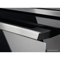 Электрический духовой шкаф Electrolux EOE5C71X
