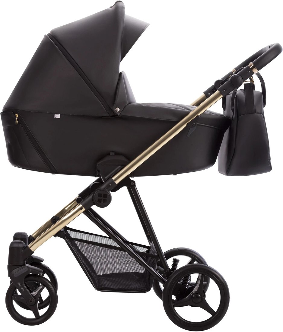 

Универсальная коляска BEBETTO Yoddi Premium Class (3 в 1, 02 черная кожа/рама золото)