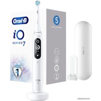 Электрическая зубная щетка Oral-B iO 7 (белый)