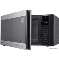 Микроволновая печь LG MS2595CIS