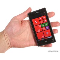Телефон Nokia Lumia 520
