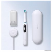 Электрическая зубная щетка Oral-B iO 7 (белый)