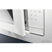 Микроволновая печь Electrolux LMS4253TMW