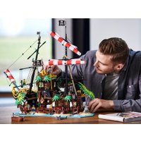 Конструктор LEGO Ideas 21322 Пираты Залива Барракуды